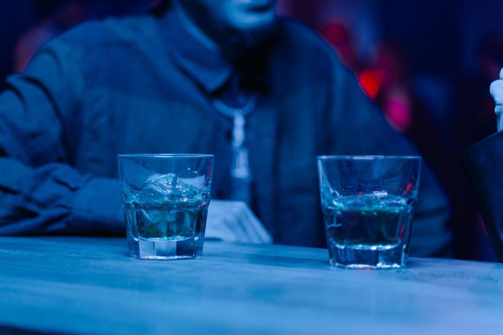 Alcohol After Hip Replacement: When Is It Safe?