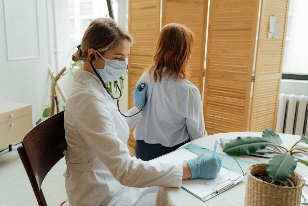 When Should You See a Primary Care Doctor? A Guide by Age and Symptom